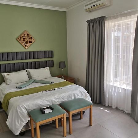 Guesthouse Terra Africa Віндгук Екстер'єр фото
